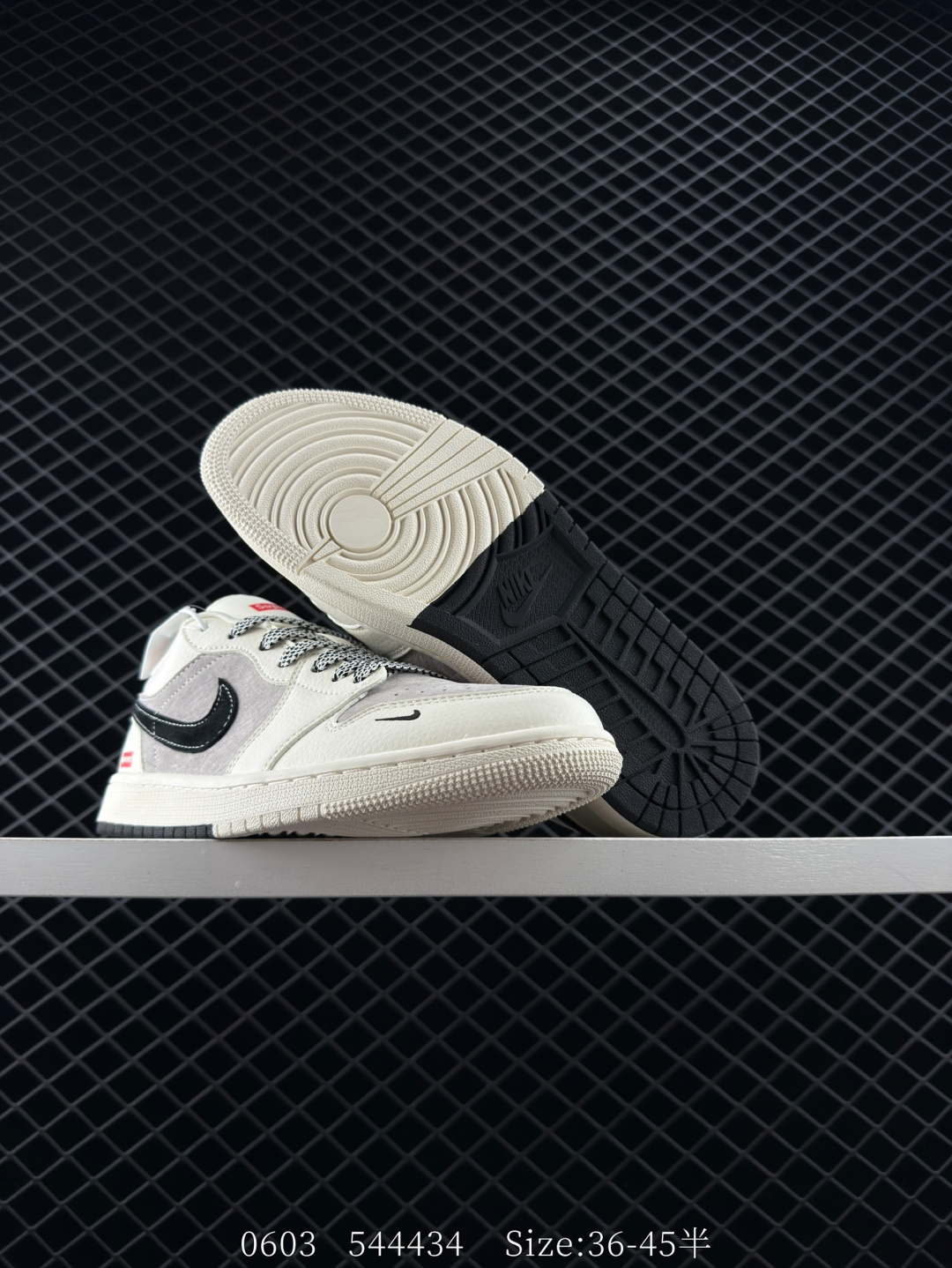 Air Jordan 1 Low GS”Light Smoke Grey/Black“